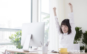 养母跪求我捐肾，我的首富亲爸发来短信