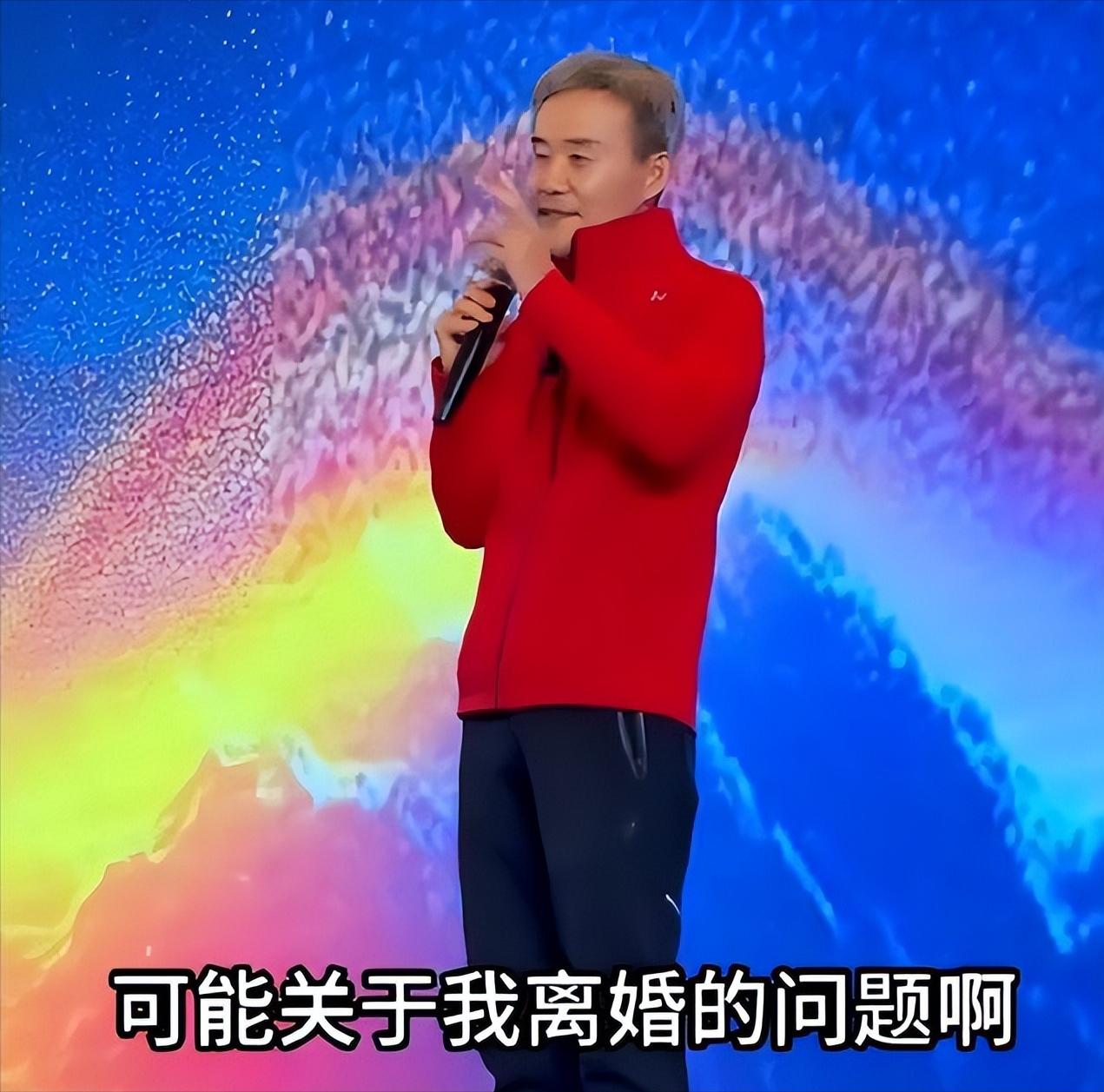 王石夫妇现身音乐节,两人打扮休闲,田朴珺依然是“王的小女人”