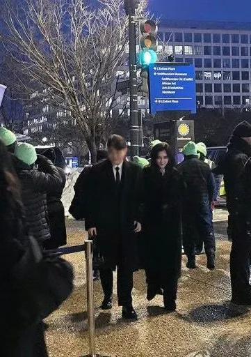 三星家族大合体！李富真挽学霸儿子现身，小公主李元珠是颜值担当