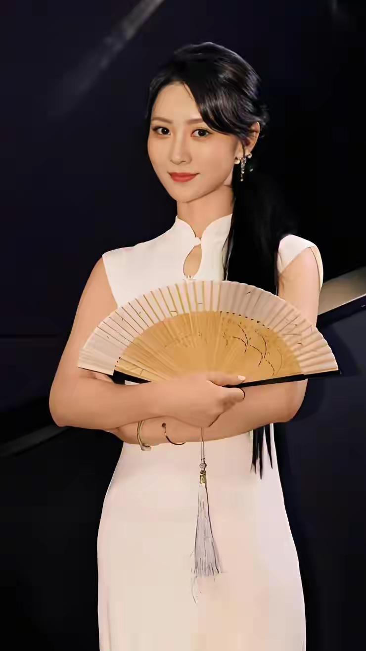 张维娜清丽绝凡尘，温婉动人心