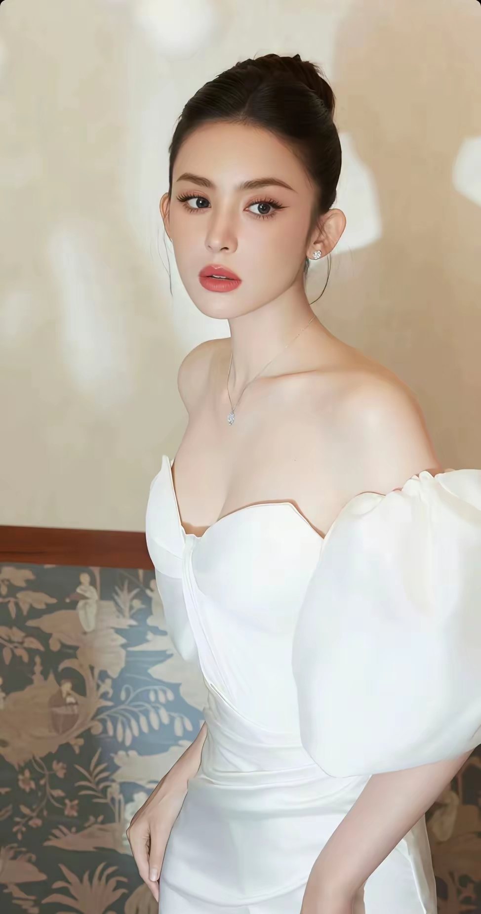 美女壁纸第4696期—古力娜扎