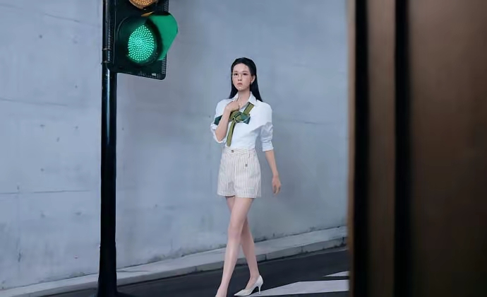 陈都灵高智性感学姐