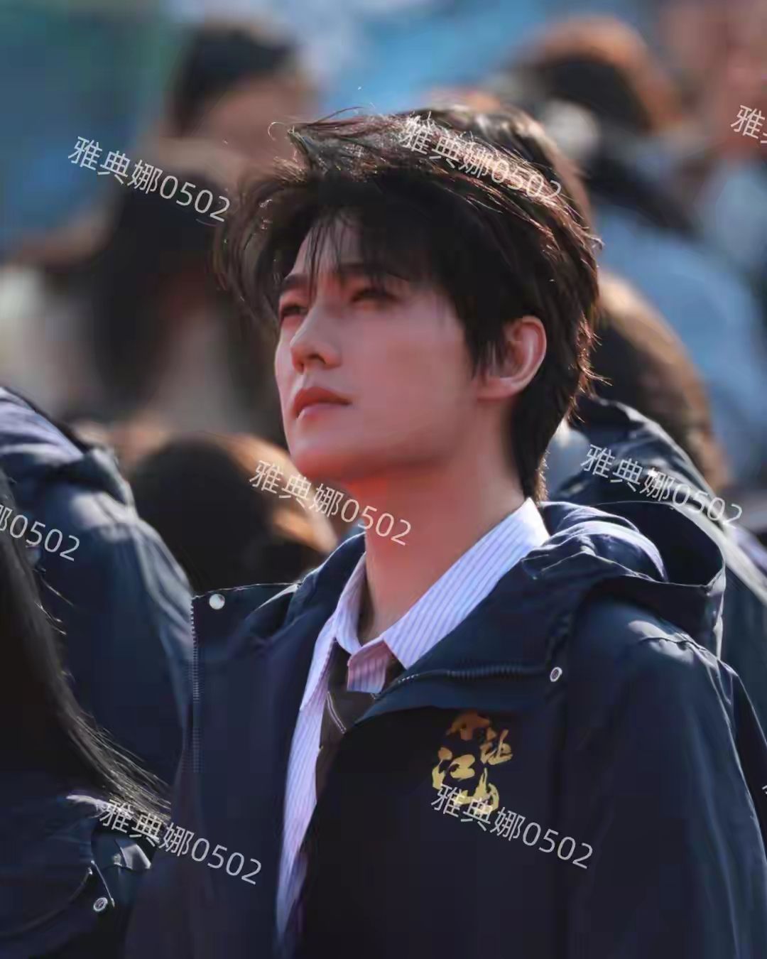 杨洋过节吃胖了但依然很帅，就是头发有点像黄晓明太厚重了不清爽