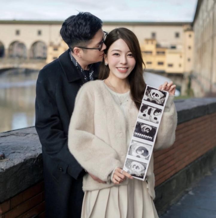 恭喜!香港名模突然宣布怀上双胞胎,结婚七年终于造人成功