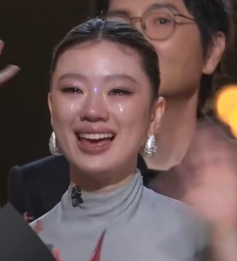 吃相太难看！继李荣浩版权风波，单依纯再现迷惑行为 王菲也被牵连