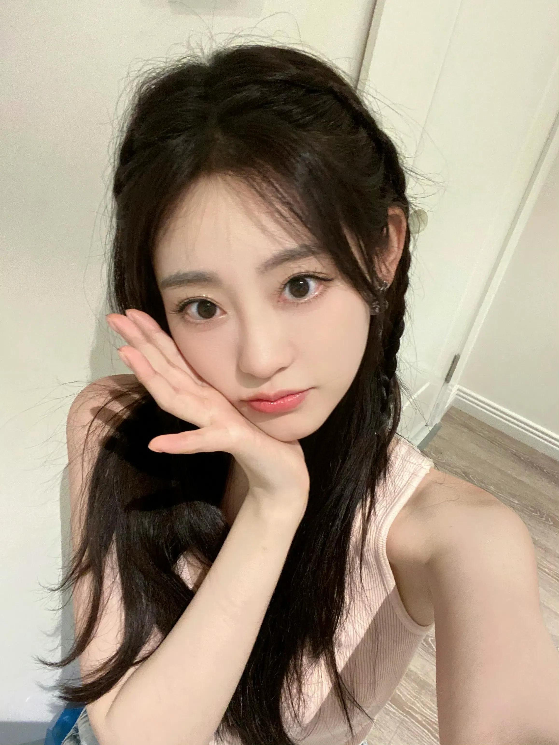 祝绪丹,甜妹自拍。