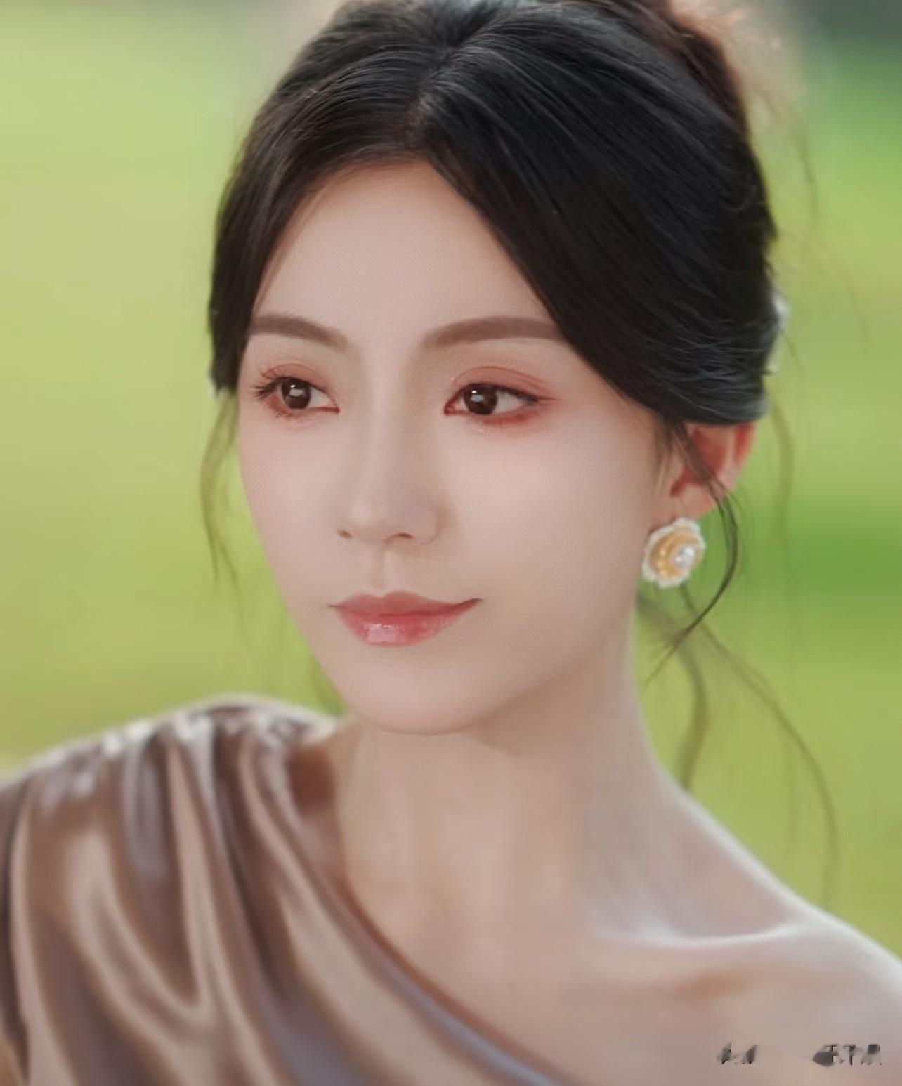 从顶流女神到查无此人！这四位演员如今的处境，怪不得任何人