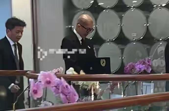 小杨阿姨已回老家过年，玥儿箖箖姐弟没被邀请参加亲妈周年祭