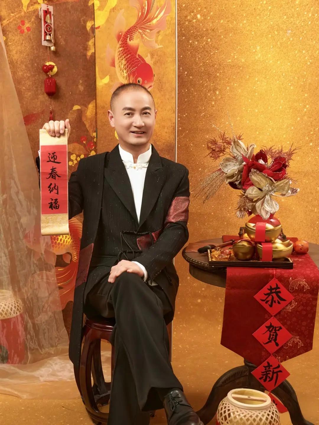 冯琳晒全家福,遗传了父母的好基因,孝顺体贴又优秀的女儿!