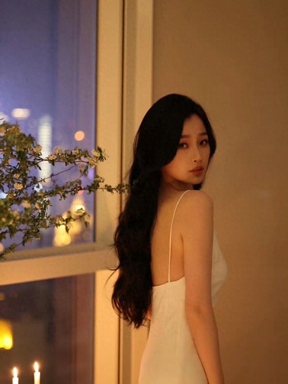 虞书欣白裙子写真 ???