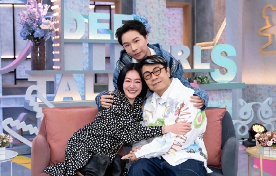 小Ｓ复工就放大招！蔡康永来应援把“毒舌”收起来：先抱一下再说