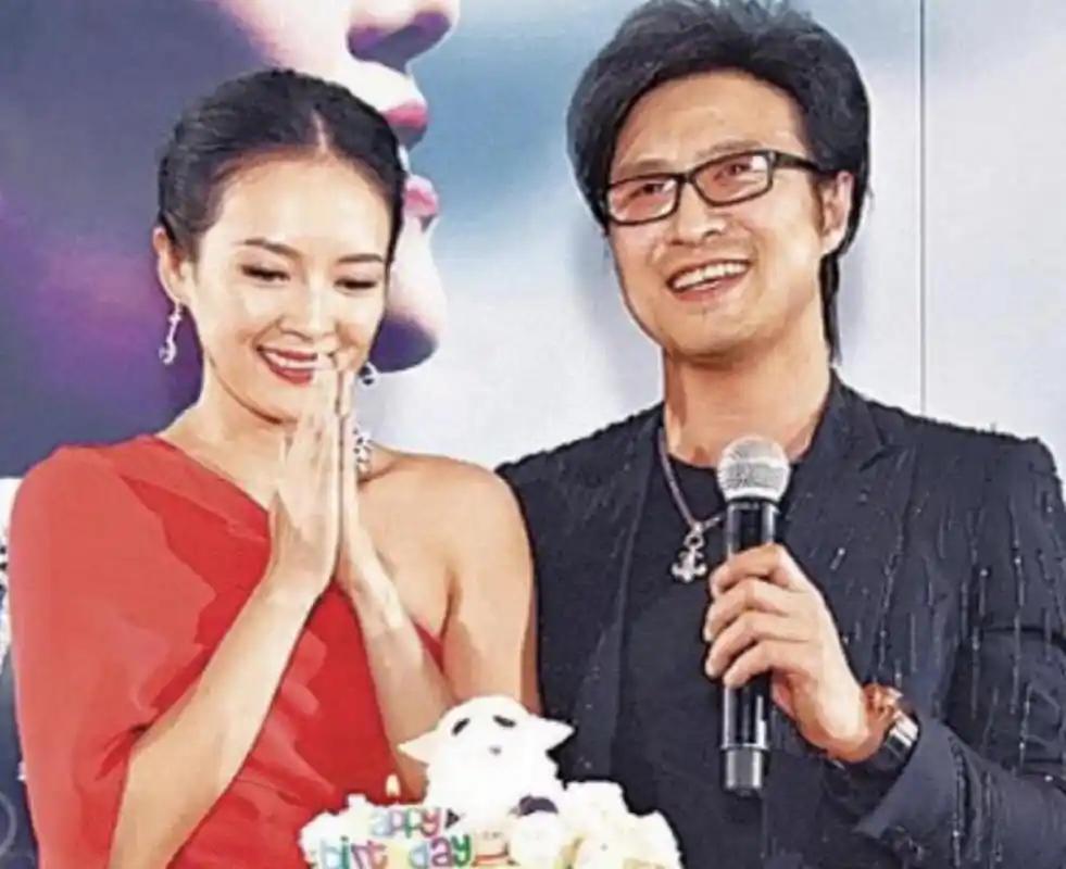 汪峰也没想到，距离过年仅剩5天，46岁章子怡高调官宣了喜讯！