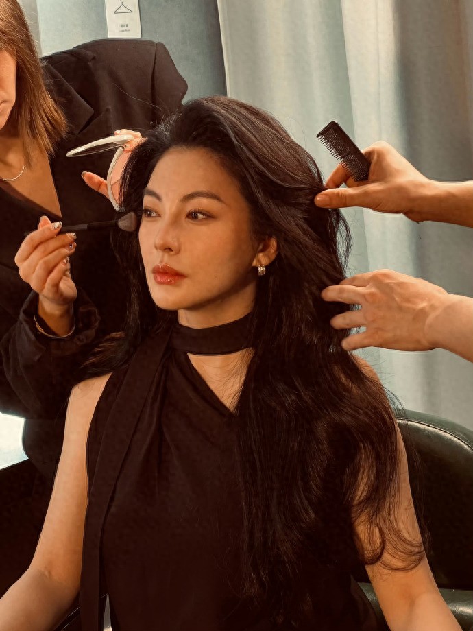张雨绮化妆室美图赏析