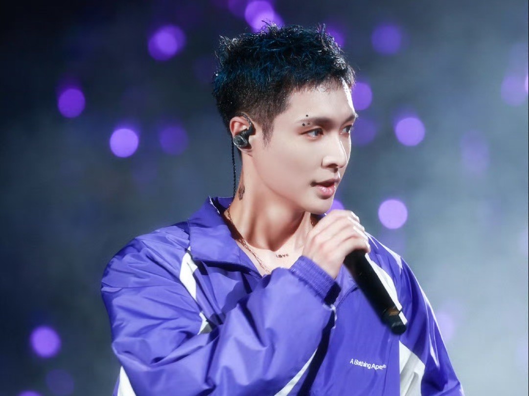 张艺兴被大V继续曝光，多次无视规定，没有报备在敏感时期去日韩