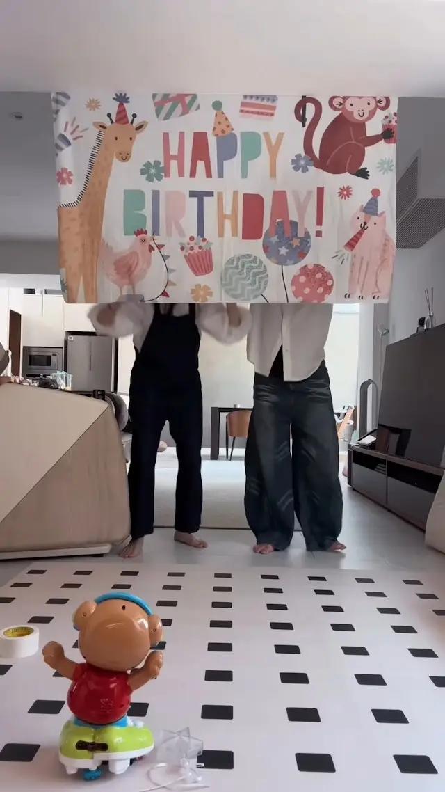 萧正楠黄翠如为儿子庆祝1岁生日，家中举办小型生日会