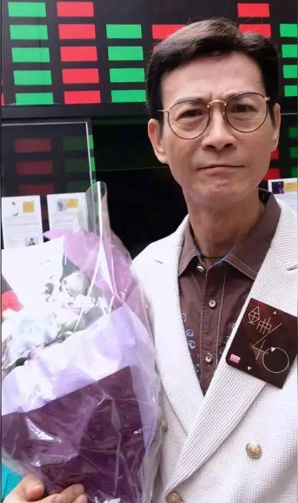 79岁郑少秋官宣退休!坦言放慢生活节奏,首度回应大女儿离世