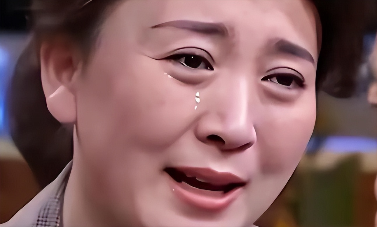 不到72小时4大瓜，代孕出轨、代言暴雷、欠税，郭晶晶也“遭殃”