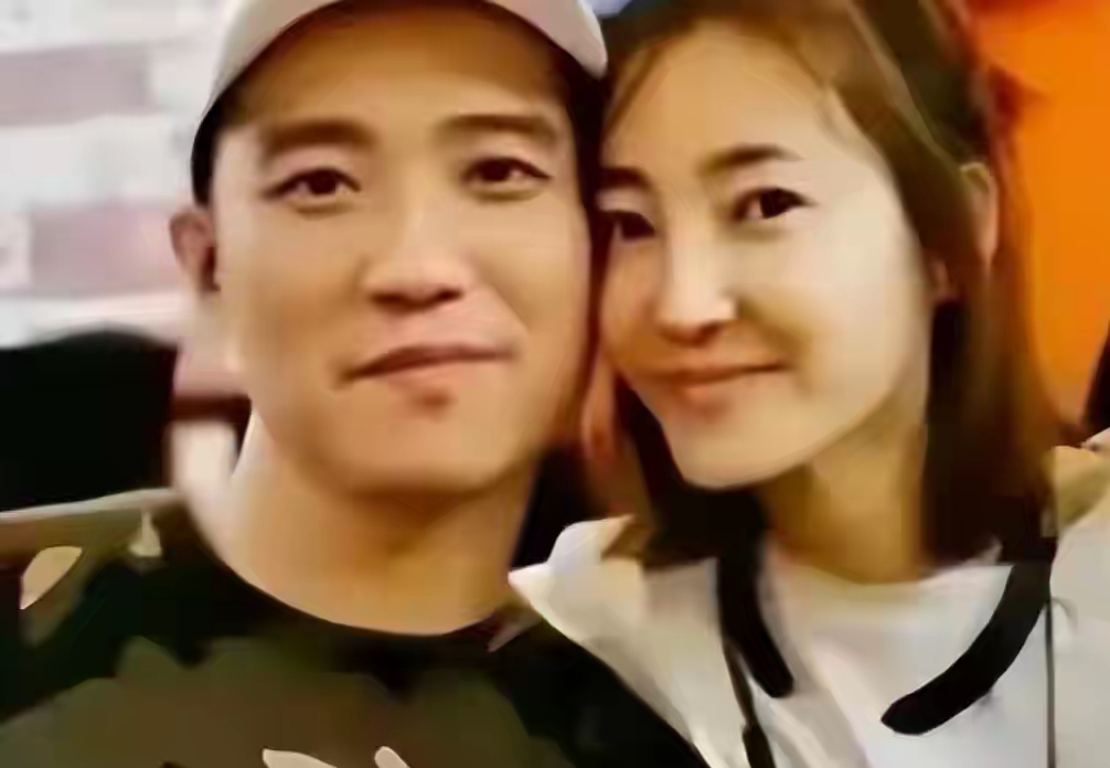 诈骗13.9亿，千万豪车，成堆金条被拍，才知王丽坤夫妇究竟多奢靡