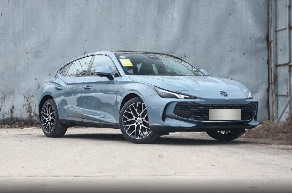 13.79万起，颜值是正义，但实用性才是2026款MG7的 “里子”