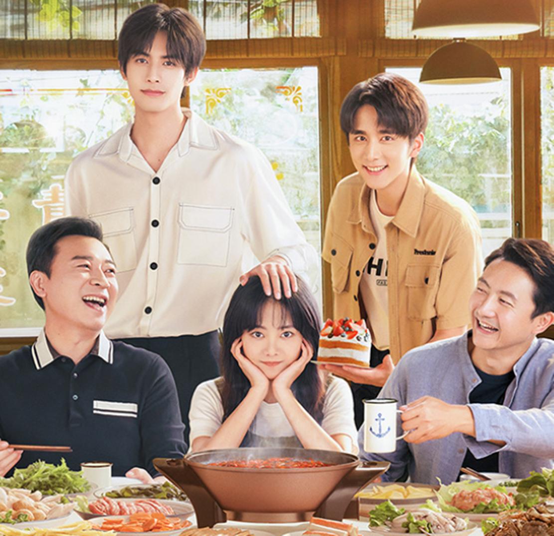 张晞临一家四口海南度假，朱敏露面，退圈10年身材发福胖到150斤