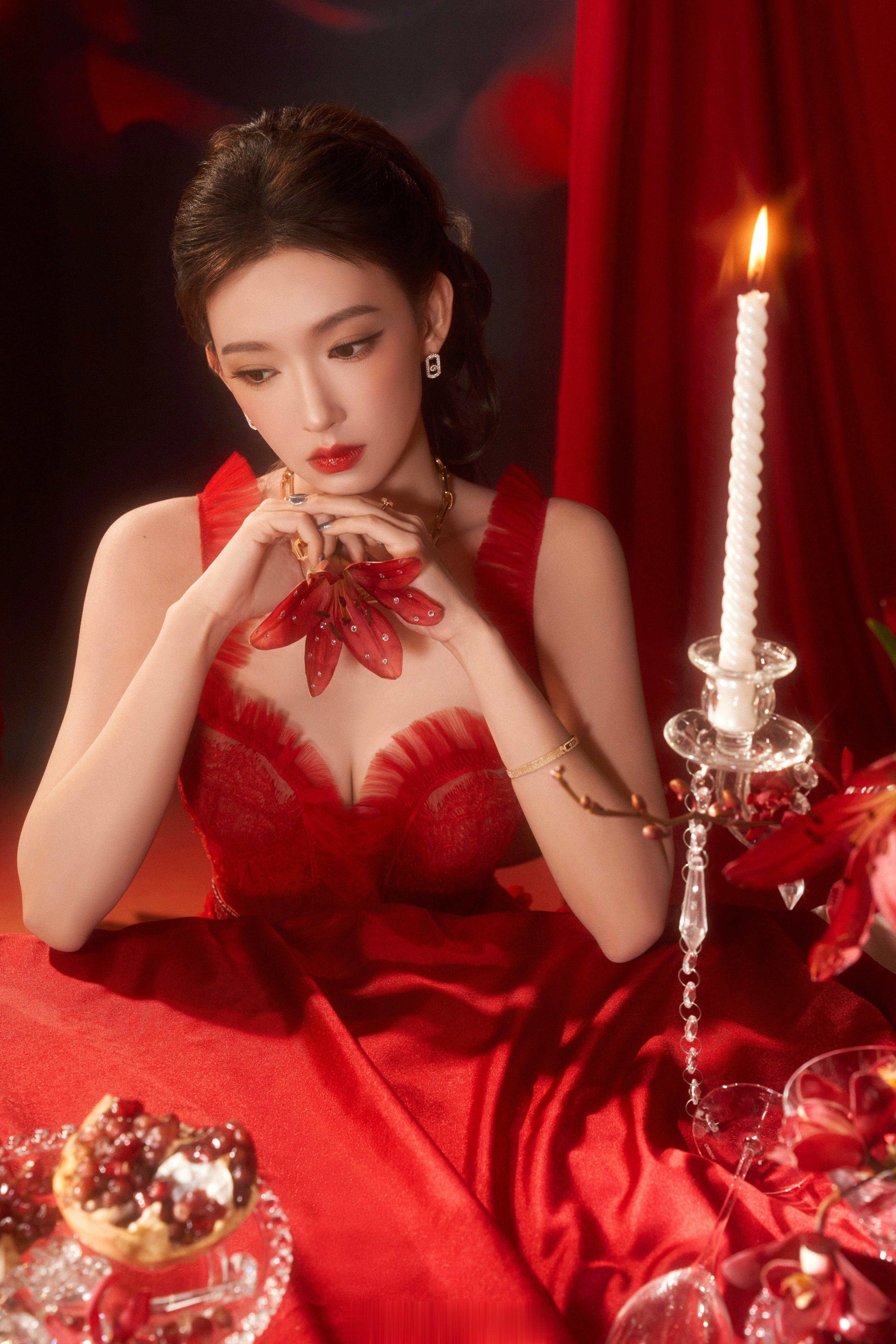 程潇微博之夜第二套造型出图，潇潇满分女来的\uD83D\uDCAF ???