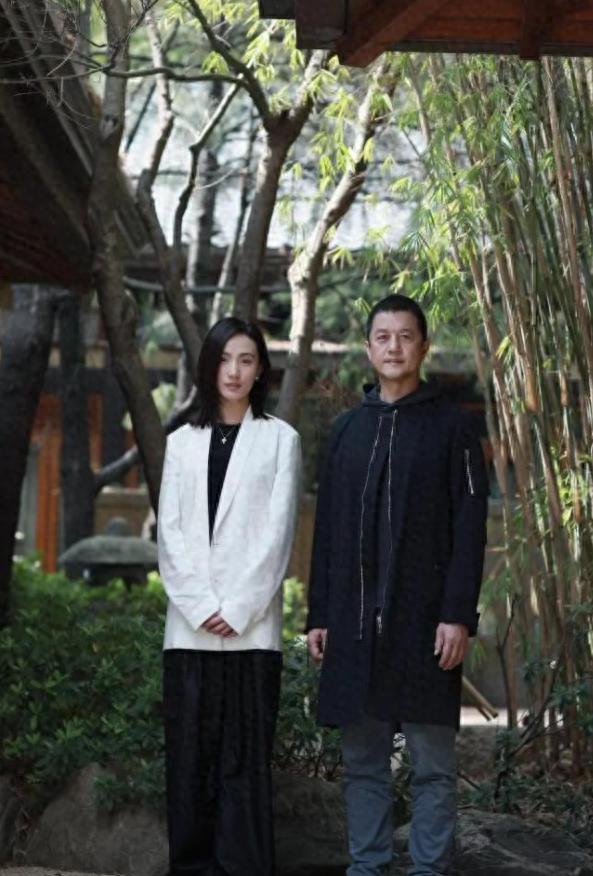 李亚鹏和妈妈过元宵节！北京小房好干净，要和金喜一起为夏夏庆生