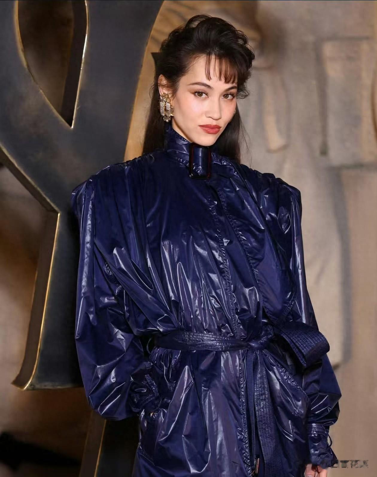 治愈系女明星前有新垣结衣石原里美，现有红毯一姐赞达亚