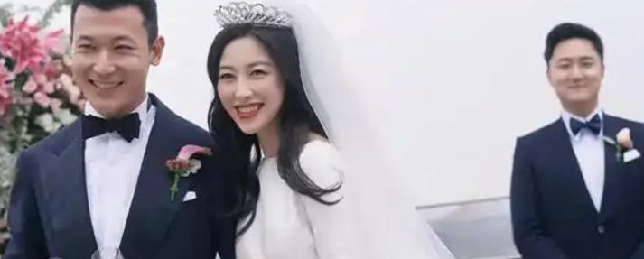 她爷爷是开国少将，前男友是法拉利总裁，后来却嫁给普通人