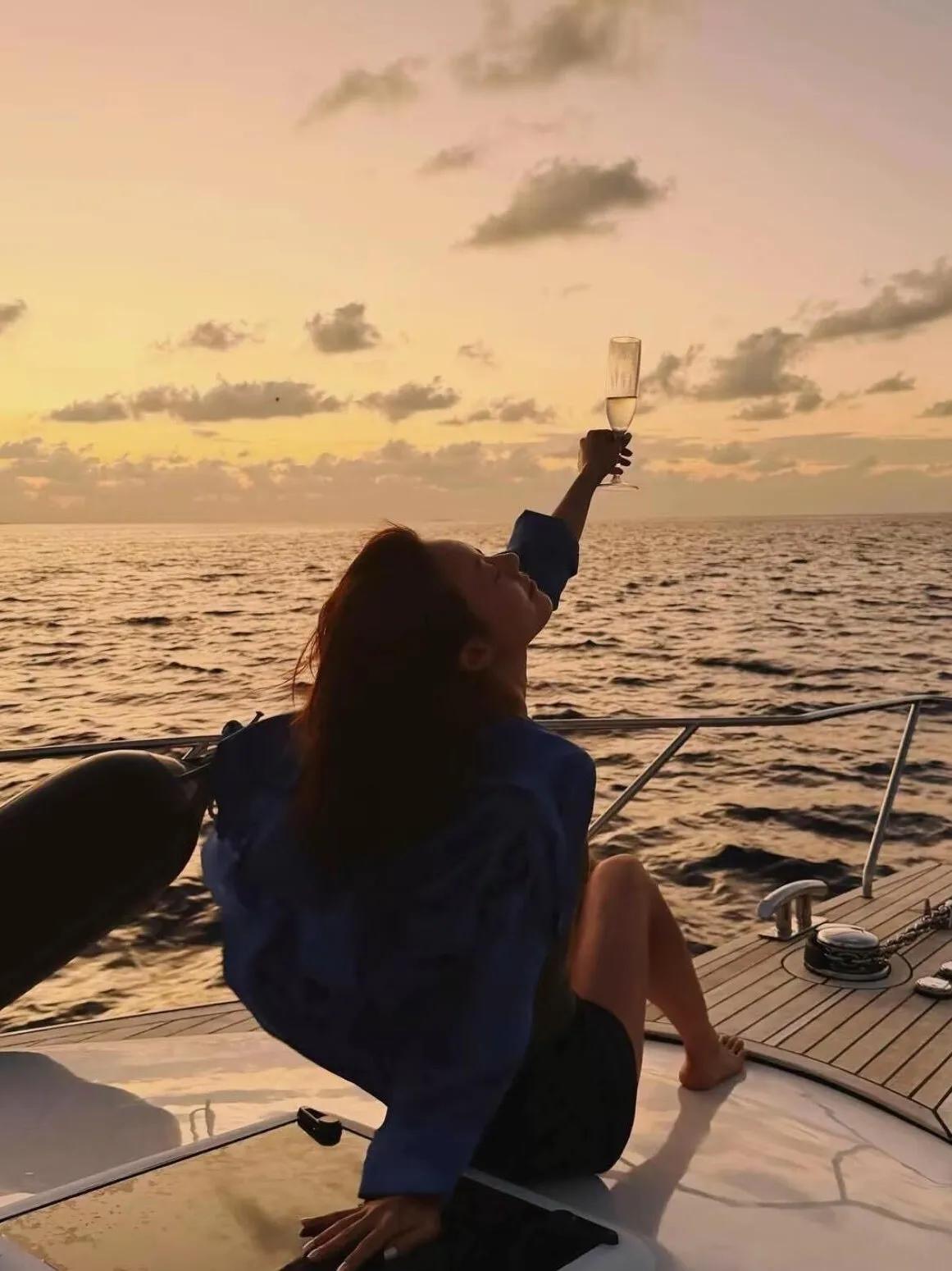 赵今麦旅行写真美图