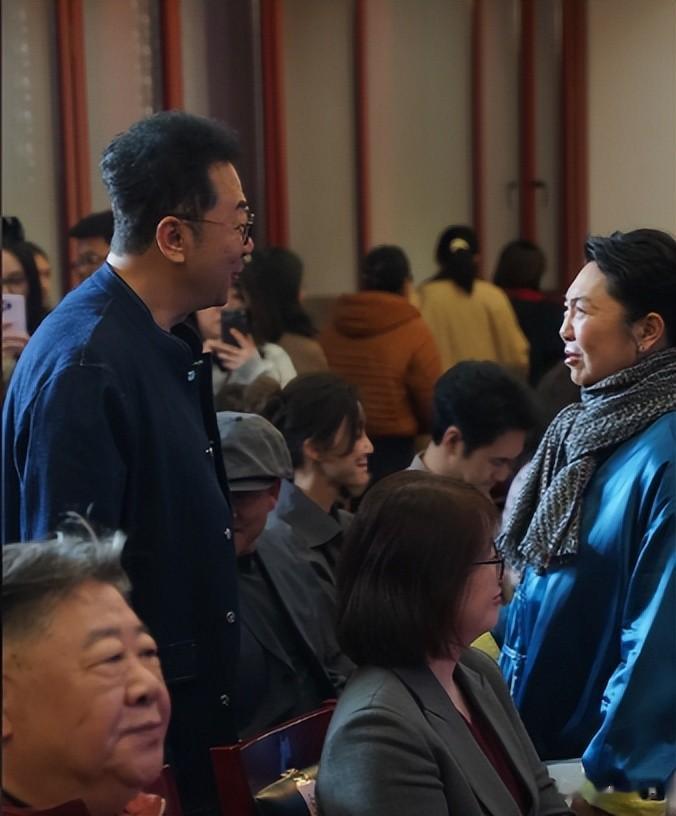 国话发布会，张歆艺下巴歪，宋佳瘦到面颊凹陷，素颜的万茜好惊艳