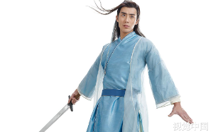 我游历回宗，小师弟直接明抢我法宝，全宗长老都来拜见我，他慌了