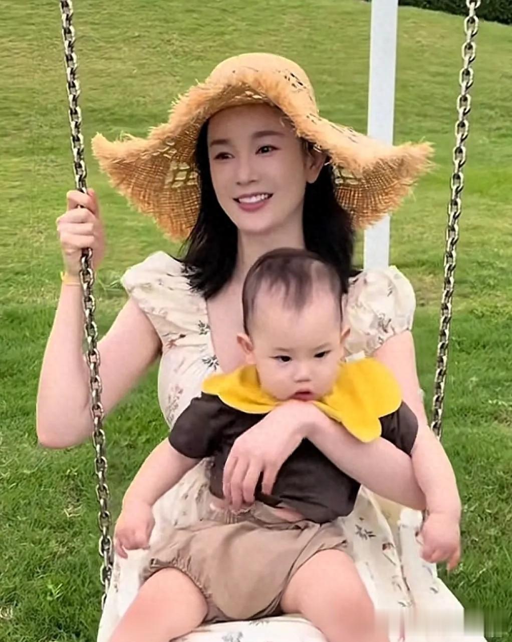 张檬携老公孩子入住大平层，原来明星当爸妈，比普通人还拼