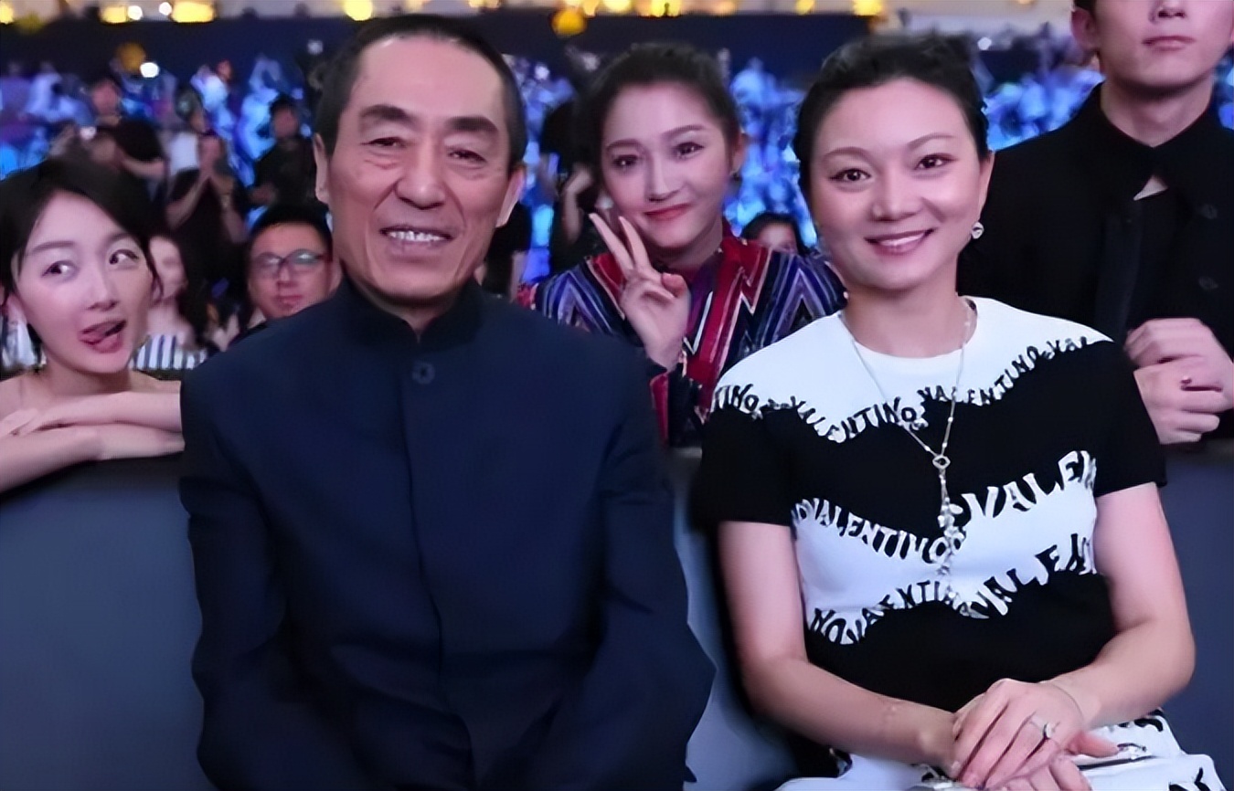 陈婷都惊了！七旬张艺谋再破天花板，竟给老夫少妻上了最狠一课！