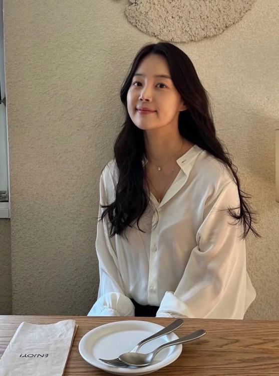 从《新娘18岁》国民初恋到豪门检察官太太 这韩女星人生比韩剧精彩
