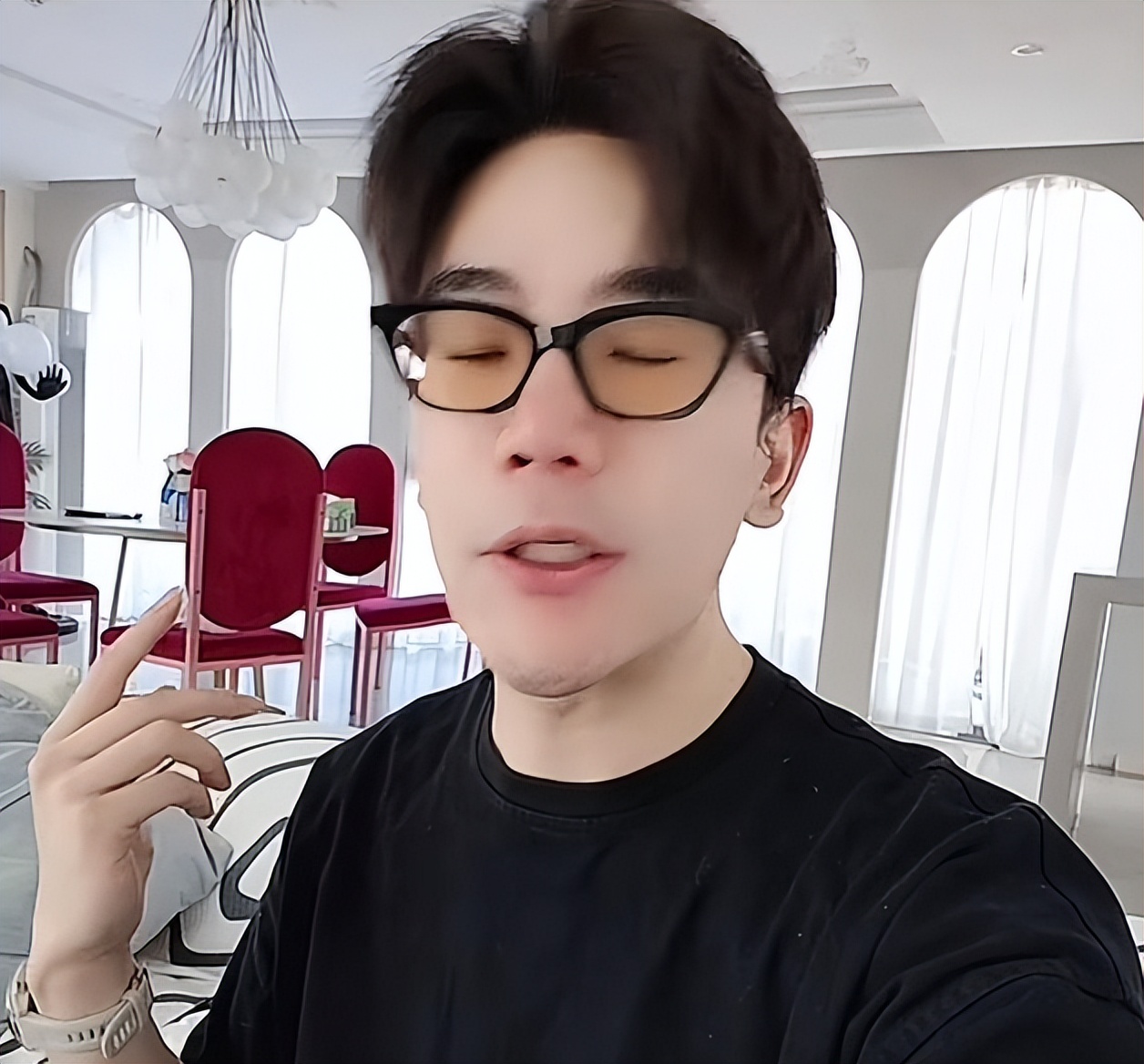 国家出手，京圈富少被判入狱，牵连商界大佬，与童瑶关系早有真相