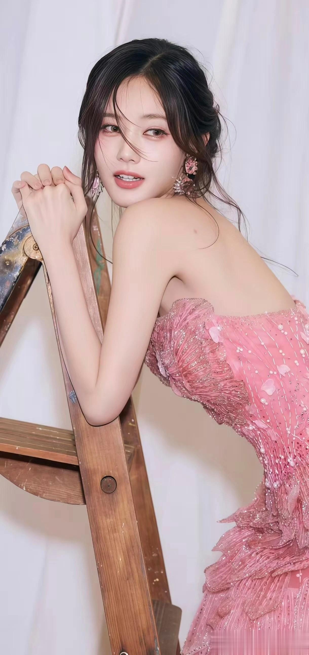 视觉盛宴！李一桐写真分享