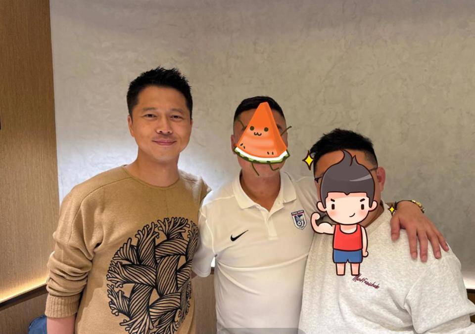 王雷回老家真接地气！