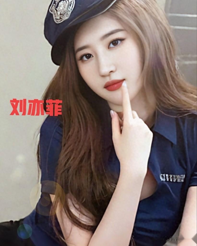 刘亦菲蓝色造型惊艳绝伦气质优雅让人眼前一亮