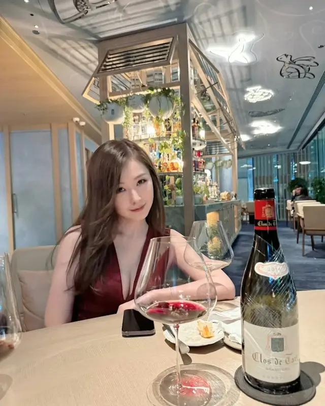 39岁前TVB女星离巢后转战拍短剧，与旧拍档再合作引回忆杀