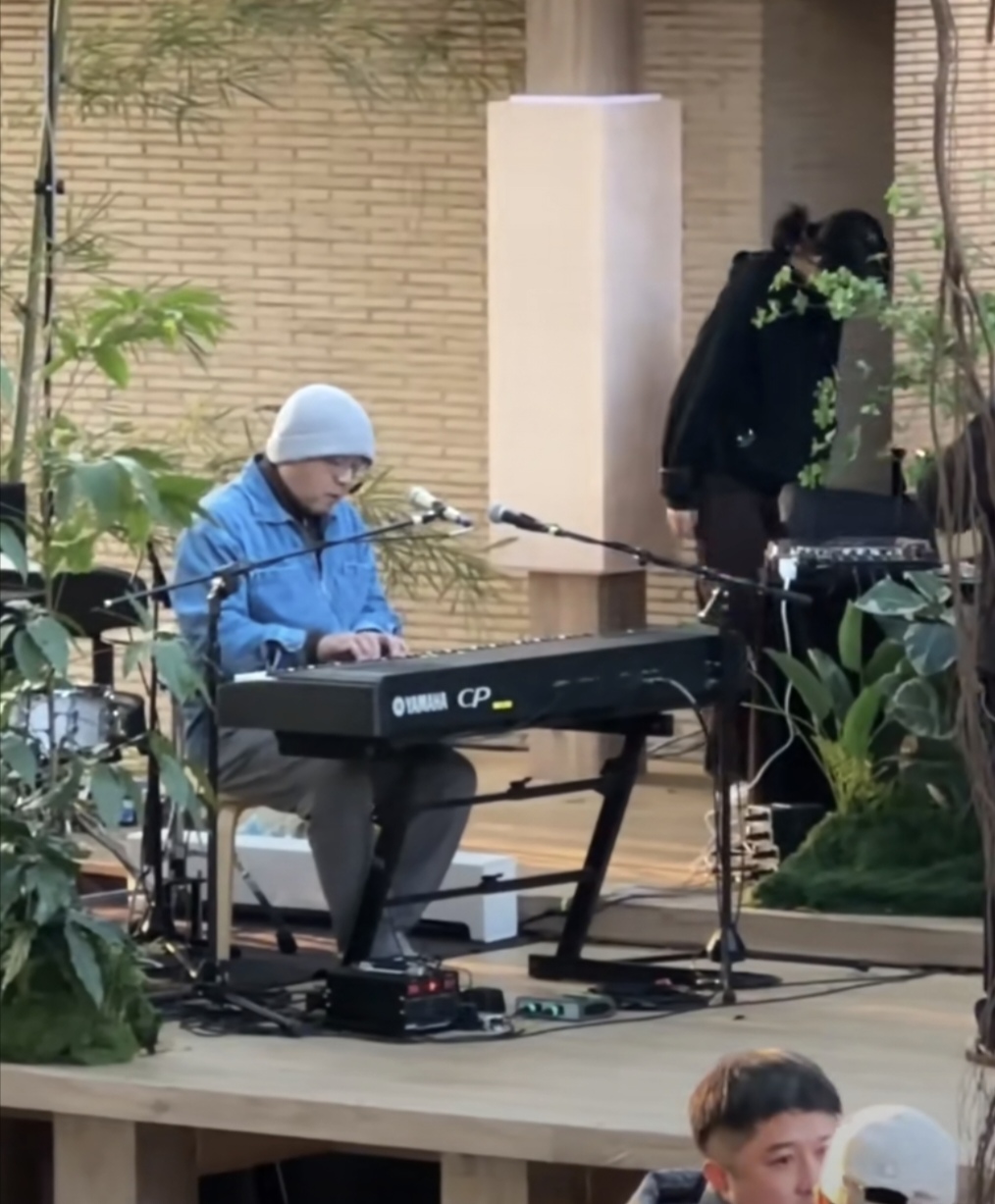 窦唯低调开唱，新音乐优雅动听十分玄妙，支持者依旧很多