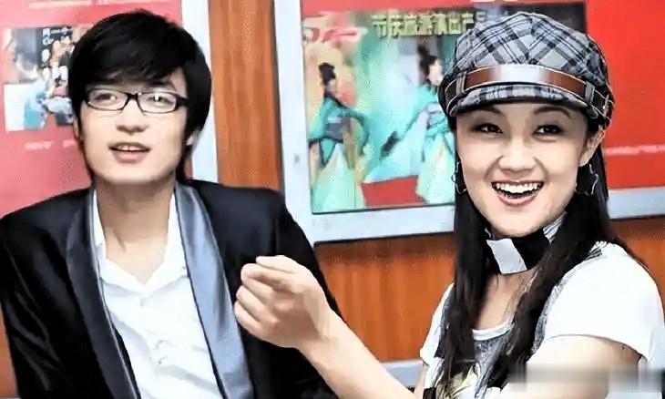 王小玮露面引热议，玖月奇迹离婚6年后，两人差距一目了然