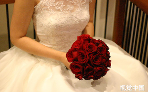 我给我妈买金项链，没给婆婆买，气得老公把我扔在下暴雨高速上，我失踪，老公慌了……