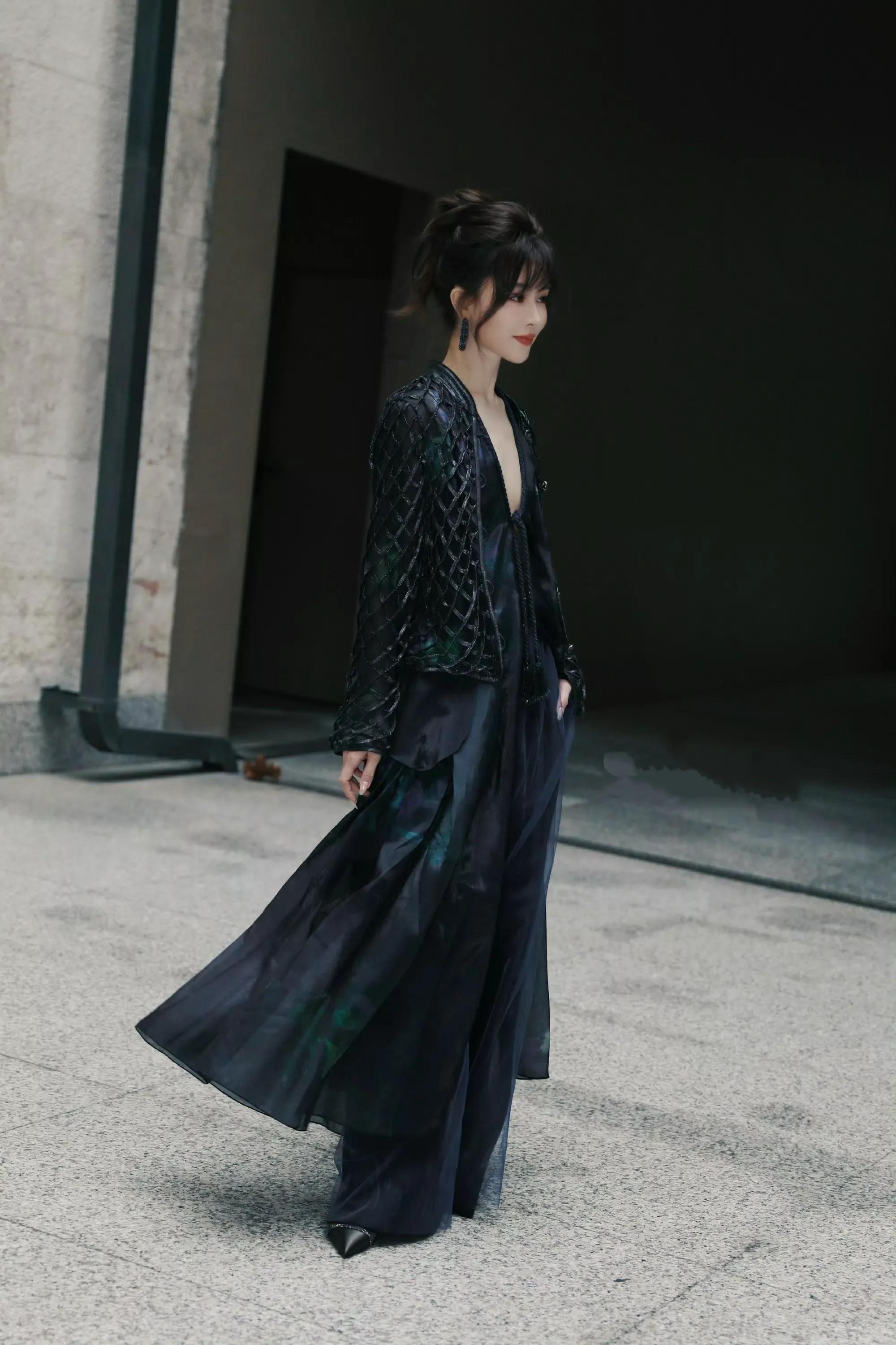 文咏珊米兰时装周造型太美了