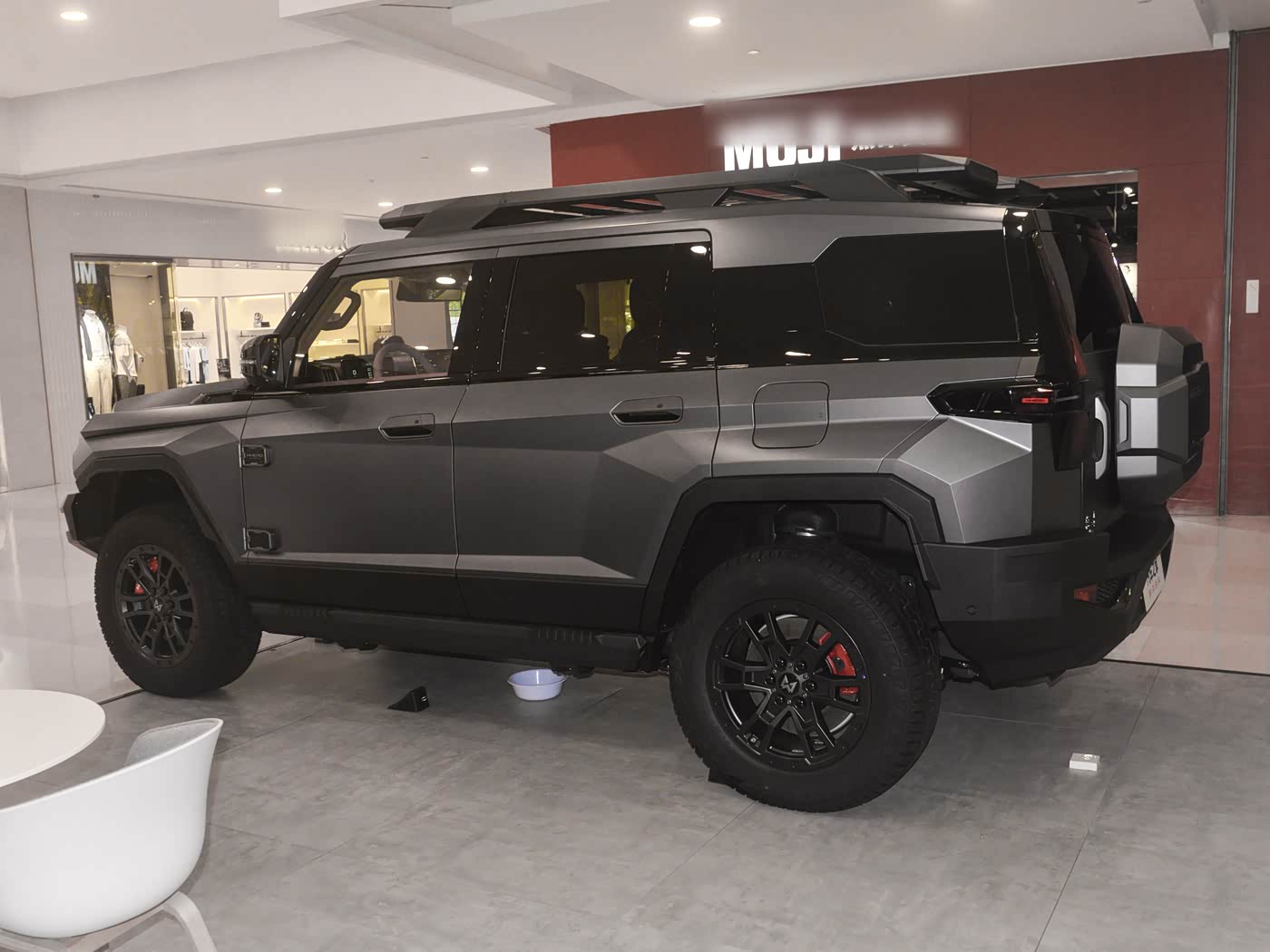 2026款猛士917上市！63.77万起配机甲外观，四电机系统，续航出色