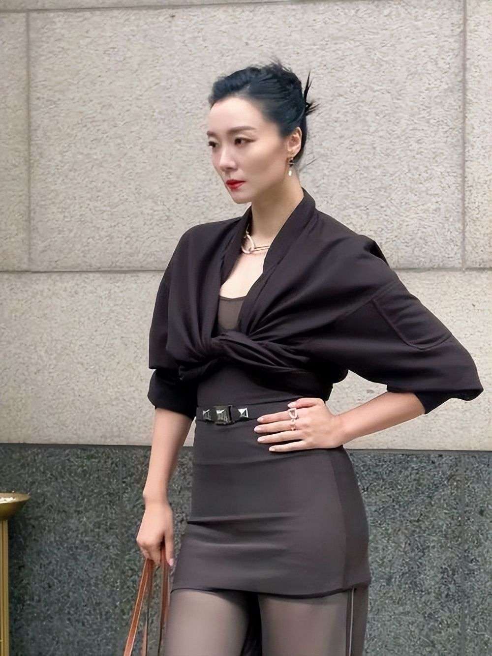 齐溪离开宋宁峰后，嫁王传君