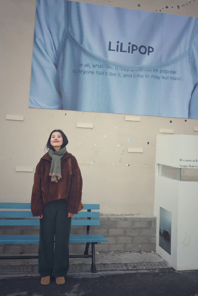 高圆圆的穿搭尽显松弛感与高级感，很好的人都淡淡的自带疏离感！