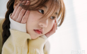 养父母仗着我缺爱，逼我把所有工资奖金拿出来供养妹妹，却不知我刚跟我的豪门爸妈认完亲