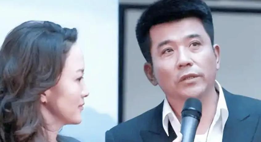 他因长得太帅,被张艺谋拒绝,结婚40年无绯闻,如今70岁无儿无女