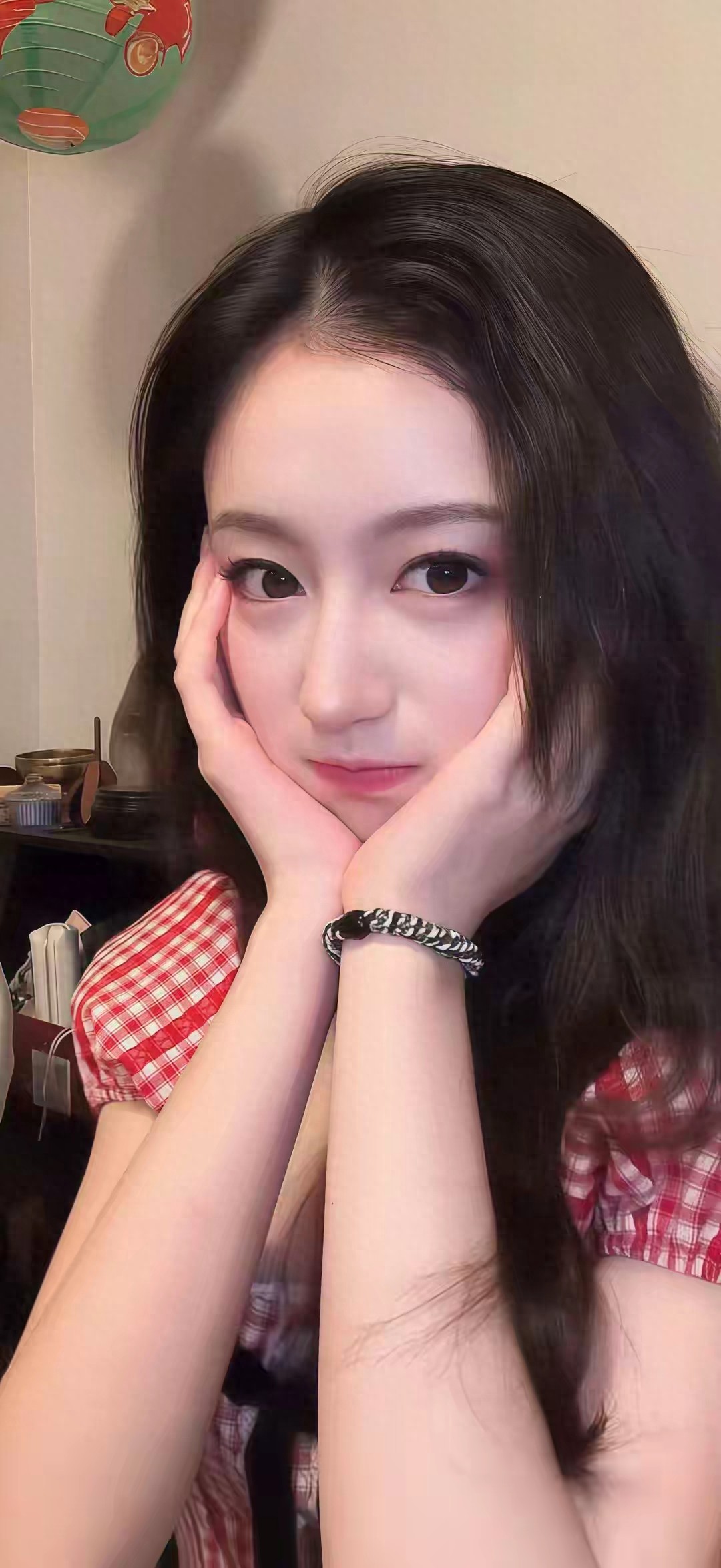 裴佳欣近距离自拍,清纯又迷人