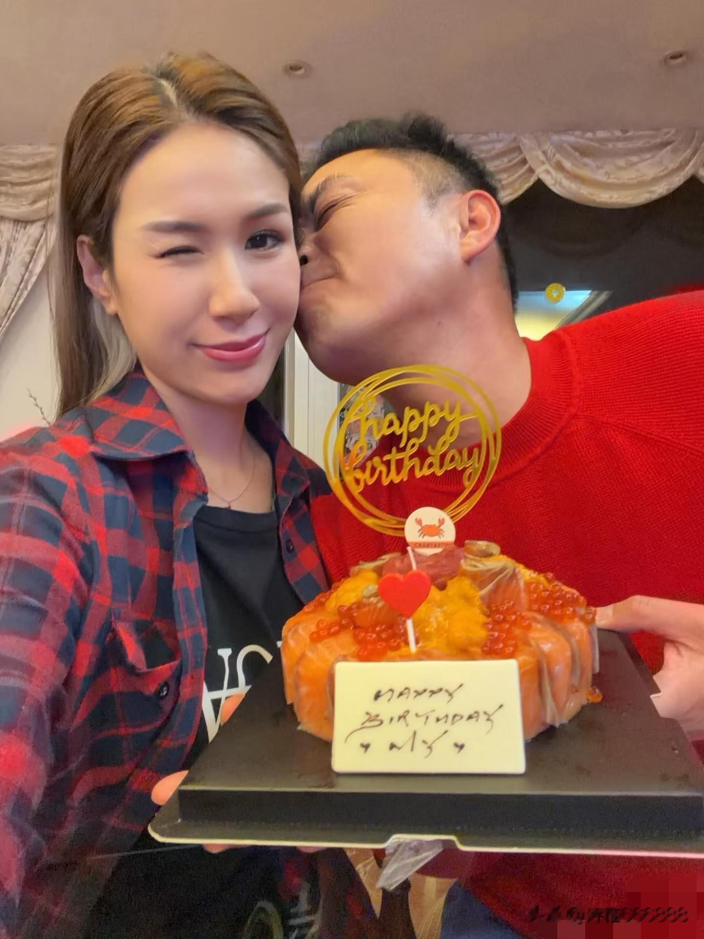 TVB庄思明为男友杨明庆祝45岁生日，小两口真甜蜜！